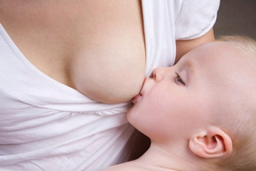 Sau khi cải sữa, nang tuyến sữa teo nhỏ dẫn đến tình trạng ngực lép sau sinh
